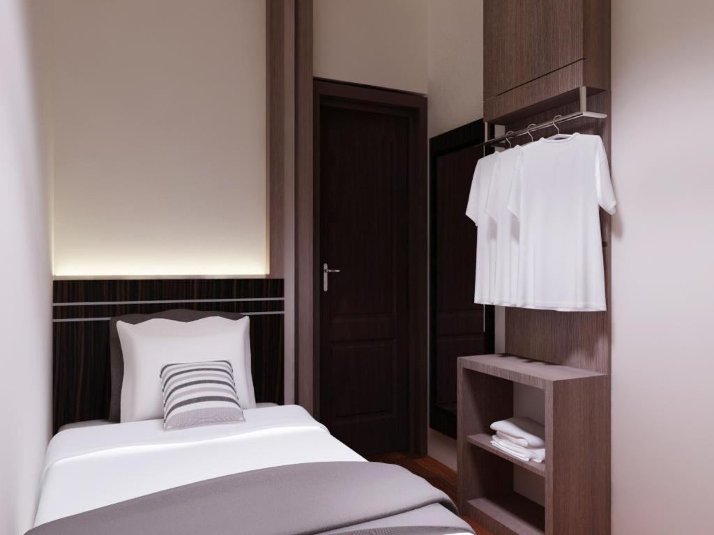 Neotel Hotel City Centre Tanjung Redep Exterior photo