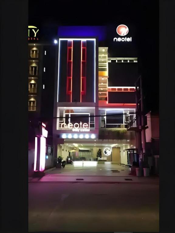 Neotel Hotel City Centre Tanjung Redep Exterior photo