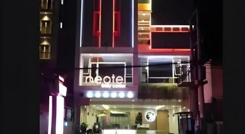 Neotel Hotel City Centre Tanjung Redep Exterior photo