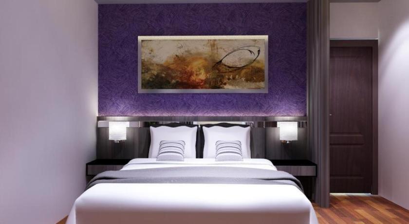 Neotel Hotel City Centre Tanjung Redep Exterior photo