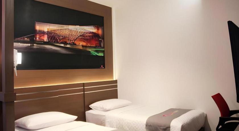 Neotel Hotel City Centre Tanjung Redep Exterior photo